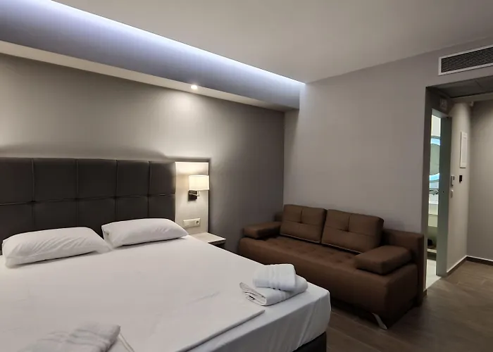 Peloton Hotel 3*
