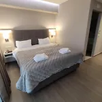 Peloton Hotell 3*