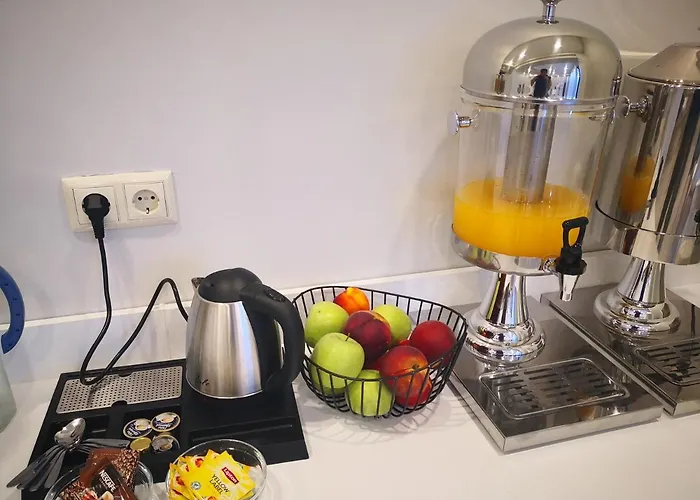 Отель Peloton 3*